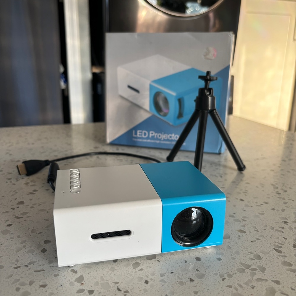 Viral Mini Projector in Blue - BRAND NEW